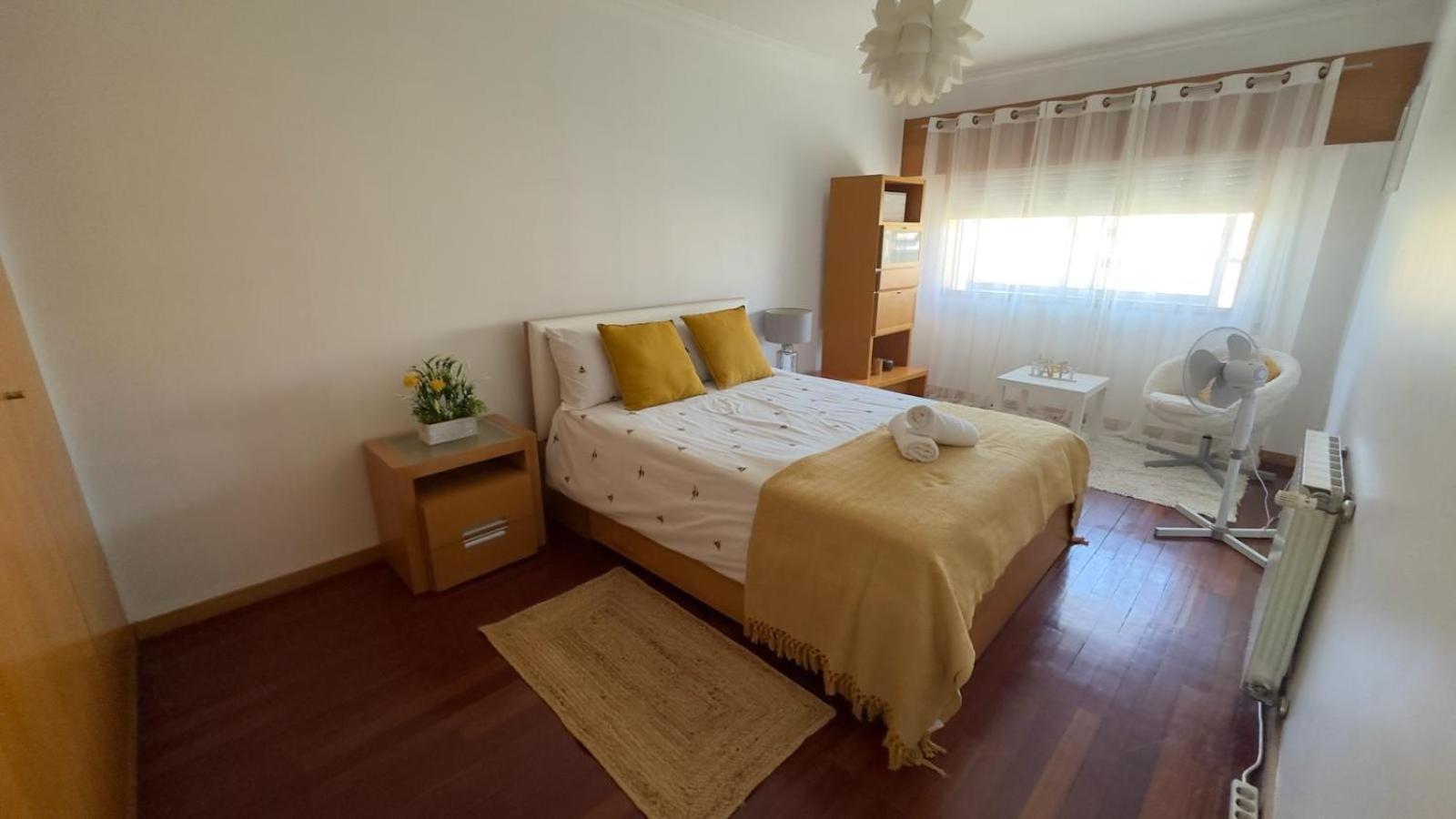 Espacoso T3 Com Terraco & Churrasqueira Campo  Eksteriør billede